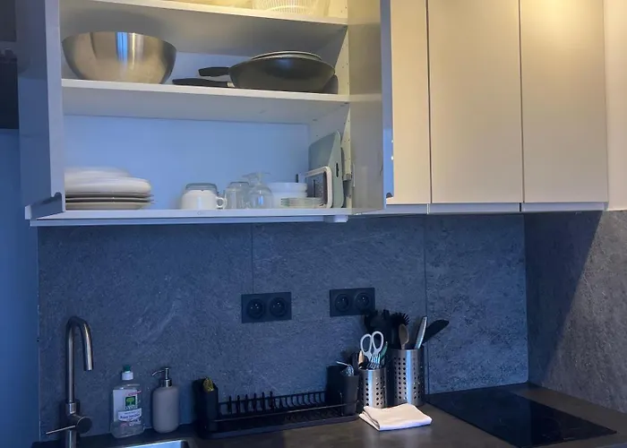 4-guest In Heart Of *